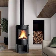 Купить Печь-камин Invicta Poele Neosen Etanche в интерьере чугунная в Мозыре в Мозыре