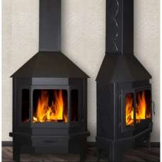 Стальной недорогой камин Бавария Мюнхен с большим стеклом фото в интерьере в Мозыре