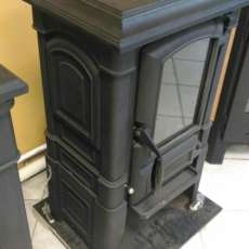 Печь-камин чугунный FireWay Bruno в интерьере чёрный Амазонка бай фото в Мозыре