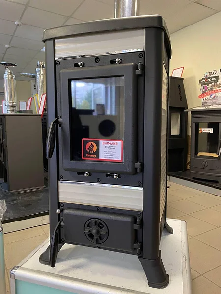 Печь-камин чугунный FireWay Klemens в интерьере Амазонка бай фото в Мозыре