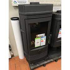 Печь-камин Invicta Gomont в интерьере Амазонка бай фото в Мозыре