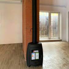 Печь-камин чугунный Invicta La Borne 2 в интерьере Амазонка бай фото в Мозыре