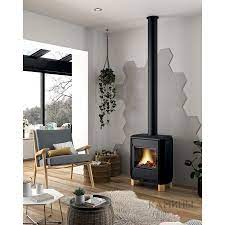 Печь-камин чугунный Invicta Carolo в интерьере Амазонка бай фото  в Мозыре